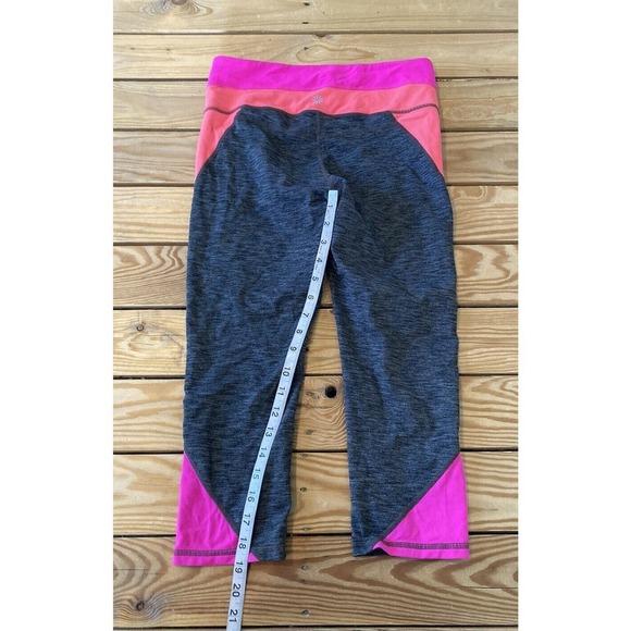 Athleta Crop Leggings Size Medium Women’s Gray Pink - Picture 8 of 9